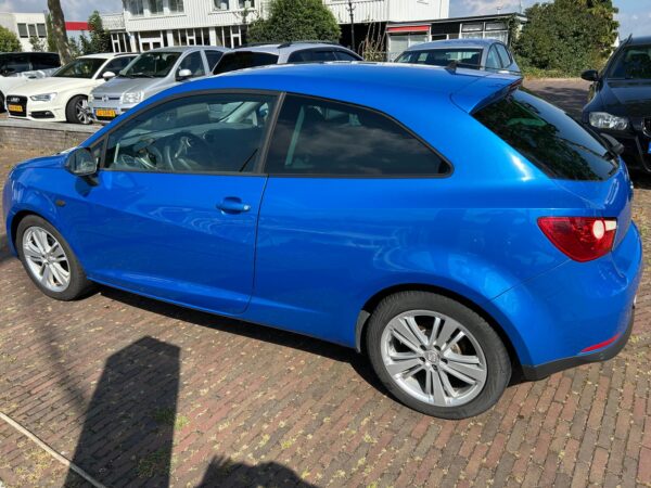 SEAT Ibiza 1.4 blauw