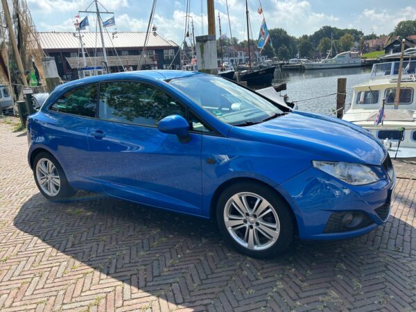 SEAT Ibiza 1.4 blauw