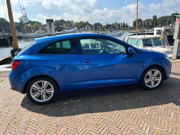 SEAT Ibiza 1.4 blauw