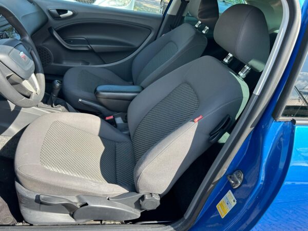 SEAT Ibiza 1.4 blauw