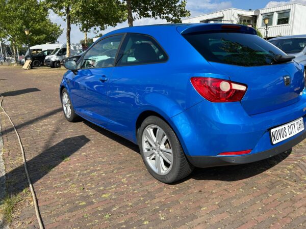 SEAT Ibiza 1.4 blauw