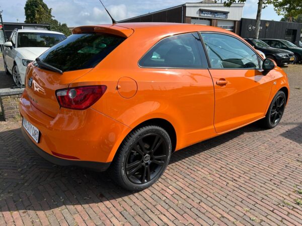 SEAT Ibiza 1.4 oranje