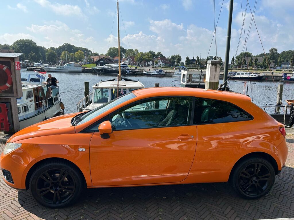 SEAT Ibiza 1.4 oranje